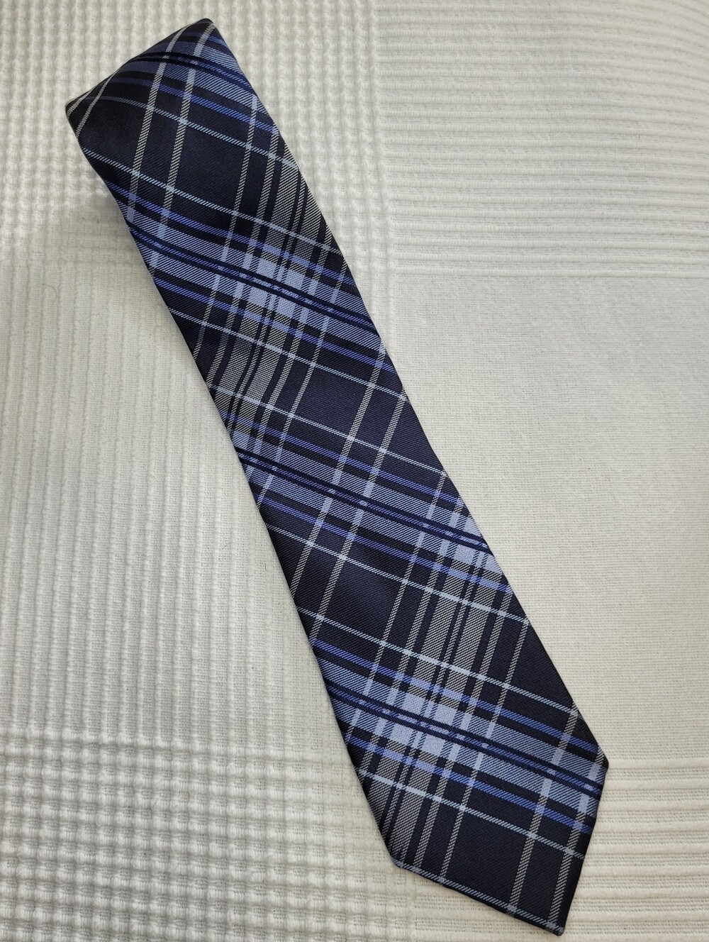 Perry Ellis Silk Portfolio Men's Plaid Necktie - Grey & Blue / 3" × 62.5"